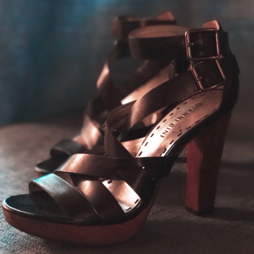 Gianni Bini Strappy Heel 😍👌🏽